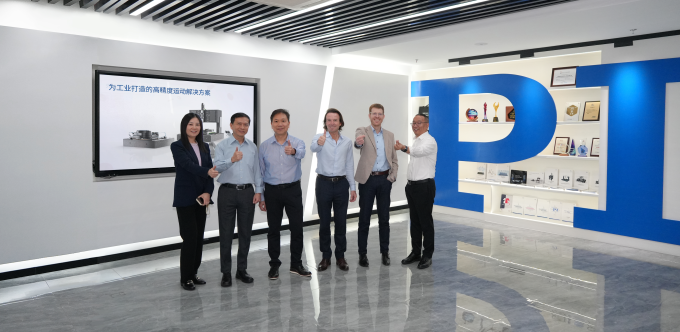 Michael Albiez and Thorsten Kahlert in China