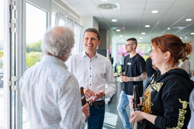Michael Schneider in conversation in Karlsruhe